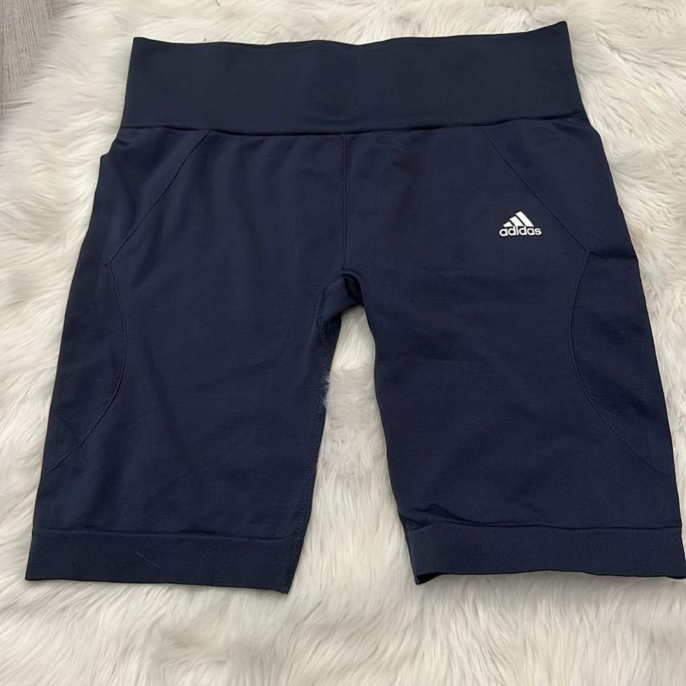Adidas Aeroknit Biker Shorts. XL